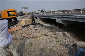 羅德移動(dòng)泵車戶外試機(jī) 羅德移動(dòng)泵車戶外試機(jī)