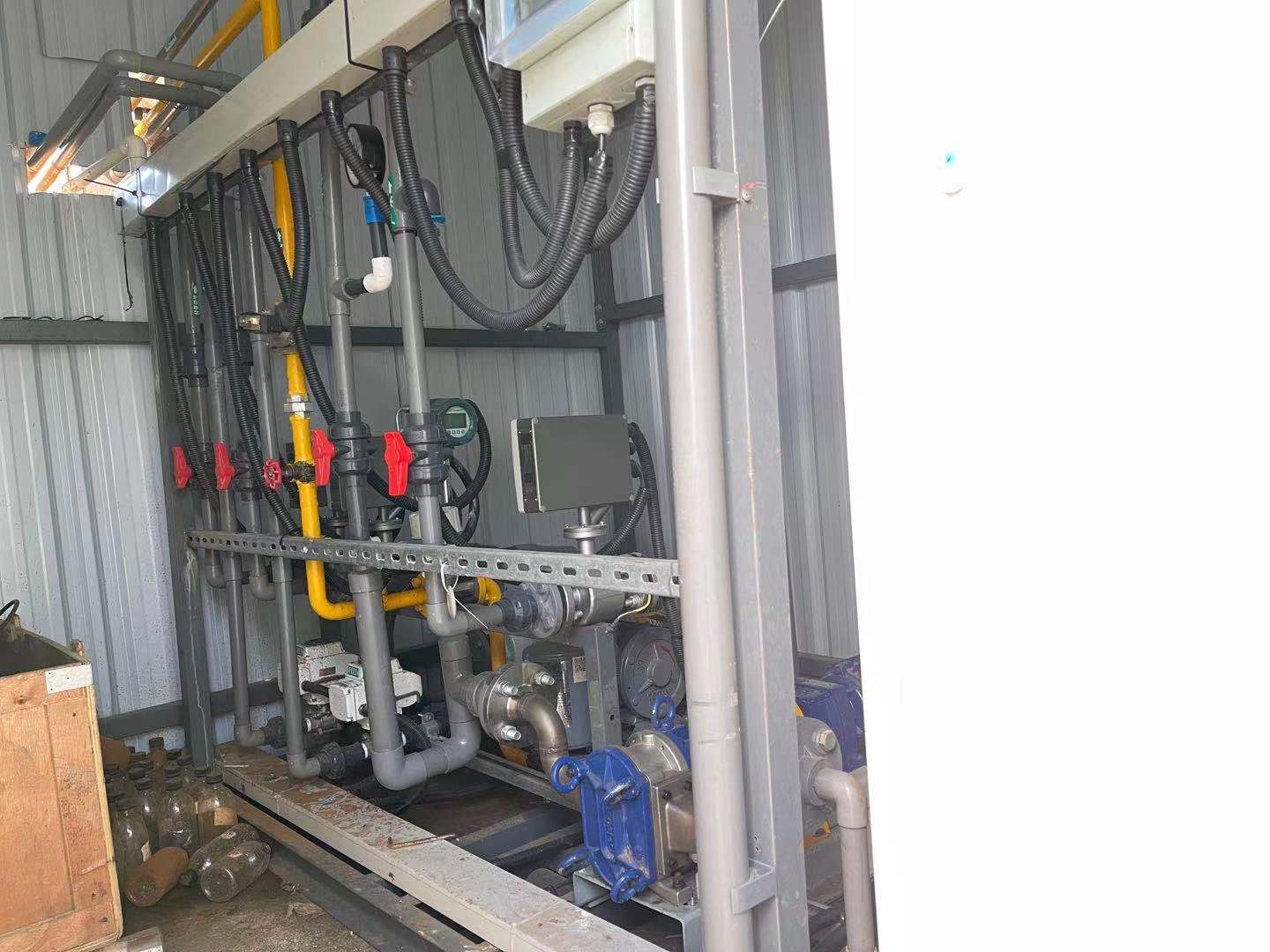 羅德凸輪泵應(yīng)用于芬頓膜處理，體現(xiàn)出強(qiáng)自吸正反轉(zhuǎn)的優(yōu)勢(shì)。